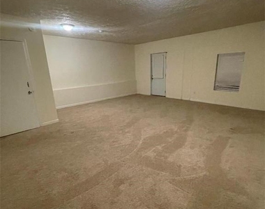 8973 Jimmy Lee Circle - Photo Thumbnail 2