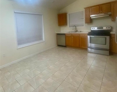 8973 Jimmy Lee Circle - Photo Thumbnail 3