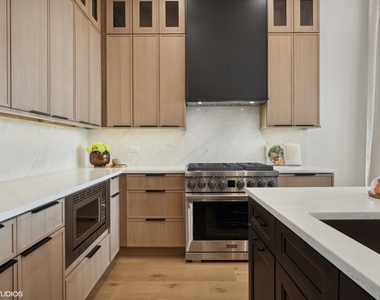 1615 W Irving Park Road - Photo Thumbnail 3