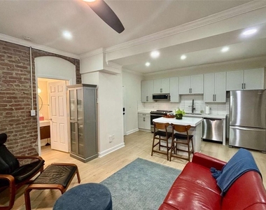 685 Argonne Avenue - Photo Thumbnail 7