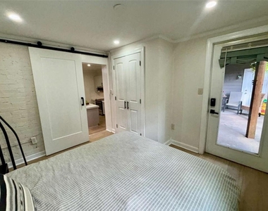 685 Argonne Avenue - Photo Thumbnail 2