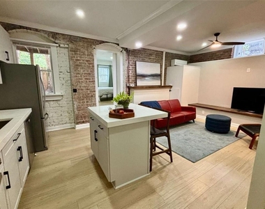 685 Argonne Avenue - Photo Thumbnail 4