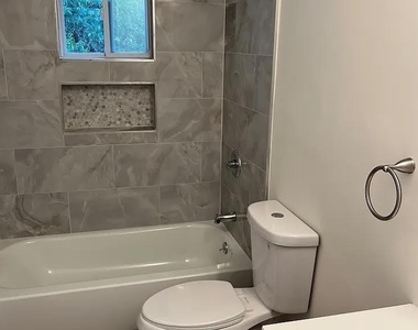 320 Camfield Court Sw - Photo Thumbnail 9