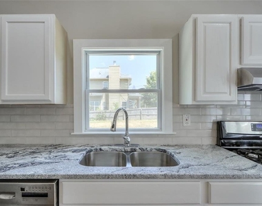 679 Jones Avenue Nw - Photo Thumbnail 8
