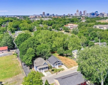 679 Jones Avenue Nw - Photo Thumbnail 2