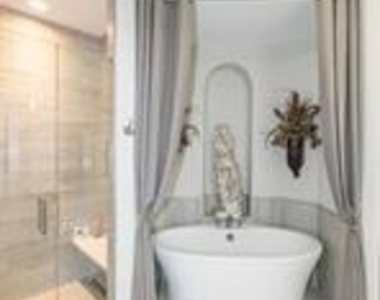 121 Via Roma - Photo Thumbnail 26
