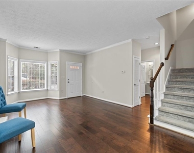 2680 Pine Tree Road Ne - Photo Thumbnail 6