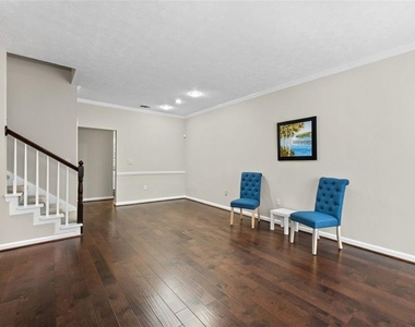 2680 Pine Tree Road Ne - Photo Thumbnail 4