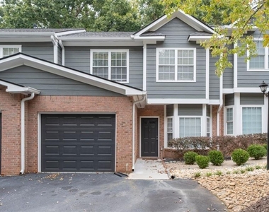2680 Pine Tree Road Ne - Photo Thumbnail 1