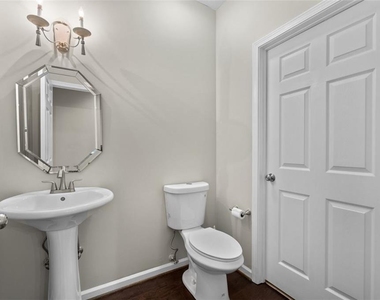 2680 Pine Tree Road Ne - Photo Thumbnail 8