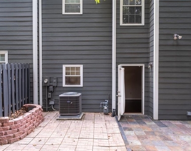 2680 Pine Tree Road Ne - Photo Thumbnail 30