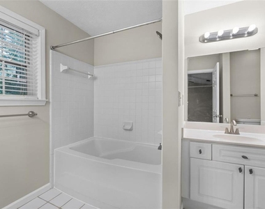 2680 Pine Tree Road Ne - Photo Thumbnail 22