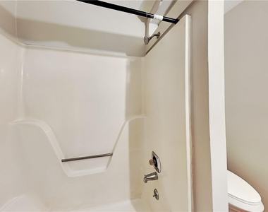 1289 Knoll Court Nw - Photo Thumbnail 9