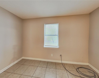 1289 Knoll Court Nw - Photo Thumbnail 7
