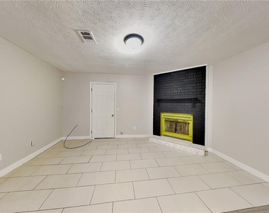 1289 Knoll Court Nw - Photo Thumbnail 2