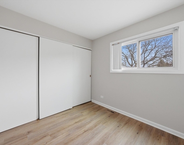 238 Algonquin Court - Photo Thumbnail 13