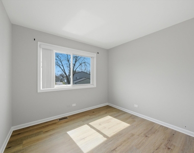 238 Algonquin Court - Photo Thumbnail 10