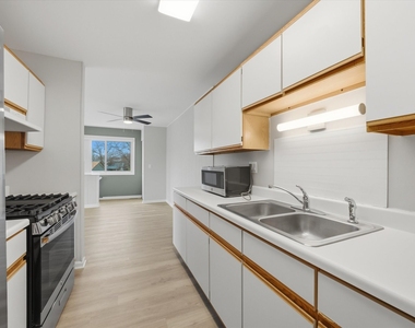 238 Algonquin Court - Photo Thumbnail 8
