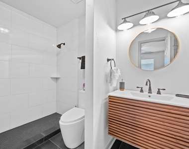 3831 Landmark Drive - Photo Thumbnail 11