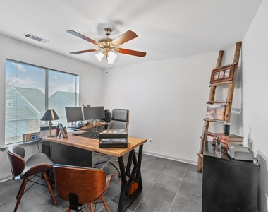 3831 Landmark Drive - Photo Thumbnail 8
