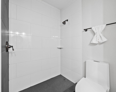 3831 Landmark Drive - Photo Thumbnail 9