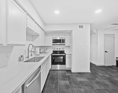 3831 Landmark Drive - Photo Thumbnail 6