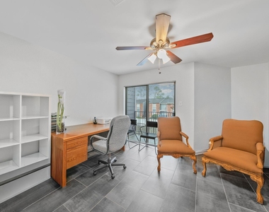 3831 Landmark Drive - Photo Thumbnail 8