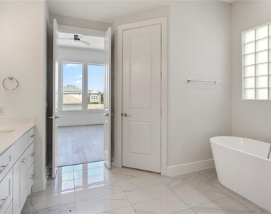 4621 Maxie Street - Photo Thumbnail 14