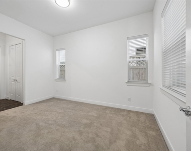 4621 Maxie Street - Photo Thumbnail 17