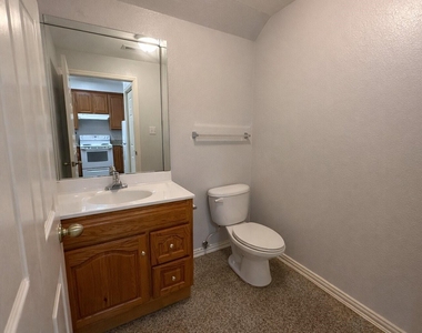 9400 Bellaire Boulevard - Photo Thumbnail 13