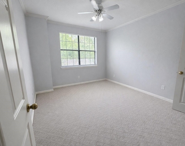 9400 Bellaire Boulevard - Photo Thumbnail 8