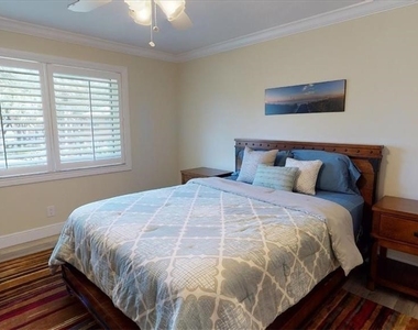 4180 Looking Glass Lane - Photo Thumbnail 10