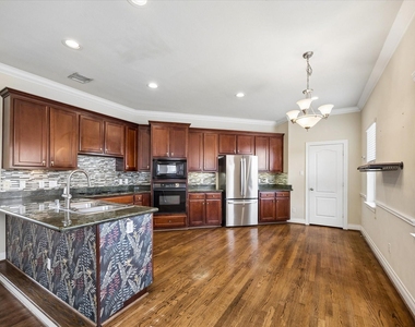 2207 Austin Street - Photo Thumbnail 24