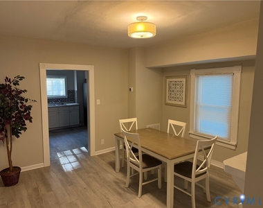 2209 Fairmount Avenue - Photo Thumbnail 4