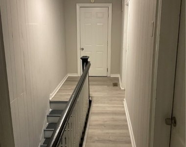 2209 Fairmount Avenue - Photo Thumbnail 5