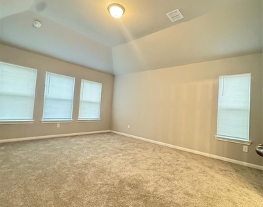 19232 Hazel Firs Court - Photo Thumbnail 7