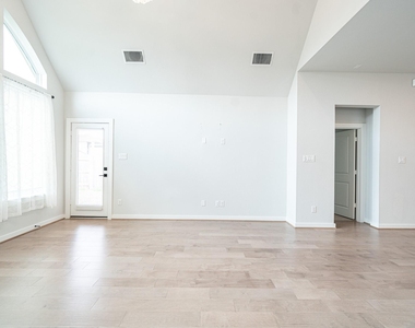 24819 Yellow Spruce - Photo Thumbnail 11