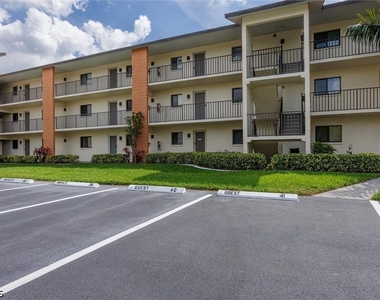 16200 Bay Pointe Boulevard - Photo Thumbnail 19