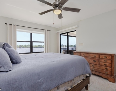 16200 Bay Pointe Boulevard - Photo Thumbnail 14