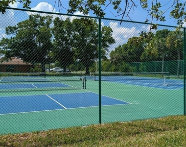 16200 Bay Pointe Boulevard - Photo Thumbnail 28