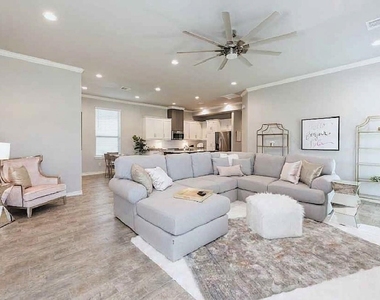 3617 Kenyon Drive - Photo Thumbnail 2