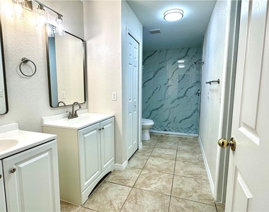 213 Se 24th Avenue - Photo Thumbnail 6