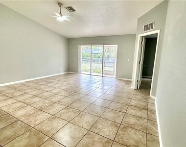 213 Se 24th Avenue - Photo Thumbnail 1