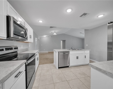 2617 53rd Street W - Photo Thumbnail 7