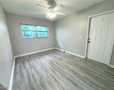 1720 Sw Santa Barbara Place - Photo Thumbnail 15