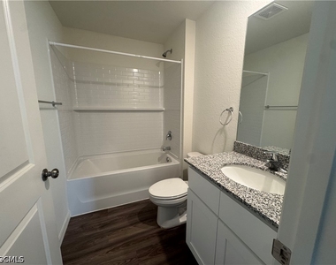 858 Friendship Circle - Photo Thumbnail 4