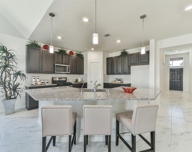 25206 Farmdale Lane - Photo Thumbnail 10