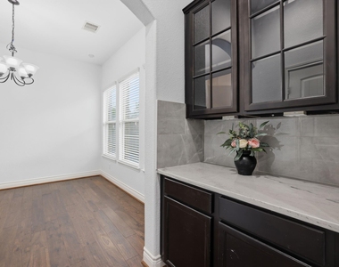 135 Deerfield Meadow Drive - Photo Thumbnail 11