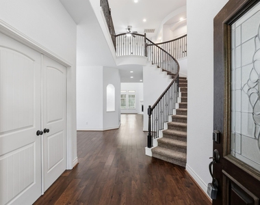 135 Deerfield Meadow Drive - Photo Thumbnail 4
