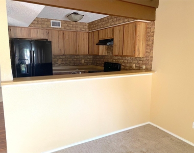3166 Windchase Boulevard - Photo Thumbnail 7